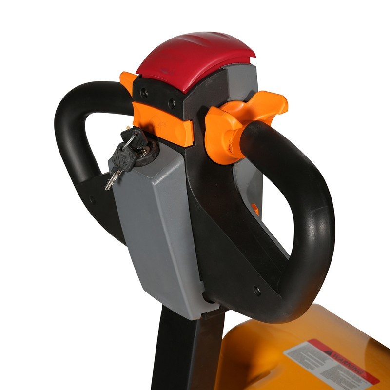 Zoom sobre el timón del apilador eléctrico 1000kg Elevación 3000 mm