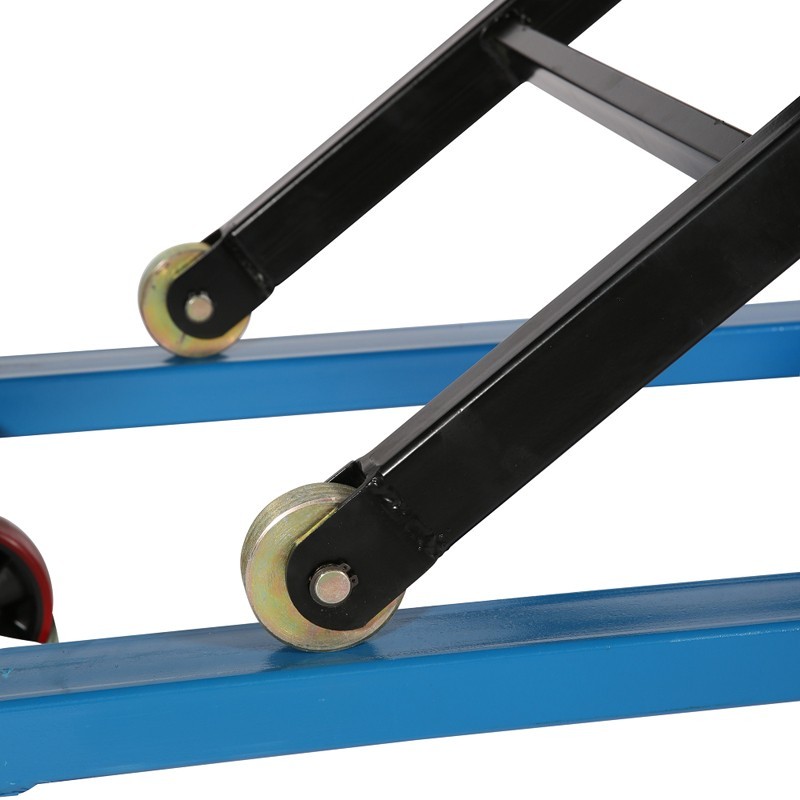 Zoom sobre rodillos de la mesa elevadora azul con manivela 300kg