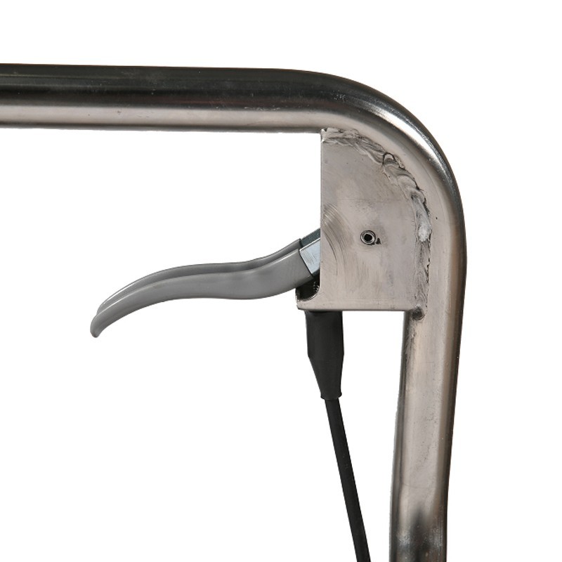 Zoom sobre el asa de la mesa elevadora INOX 304 doble tijera