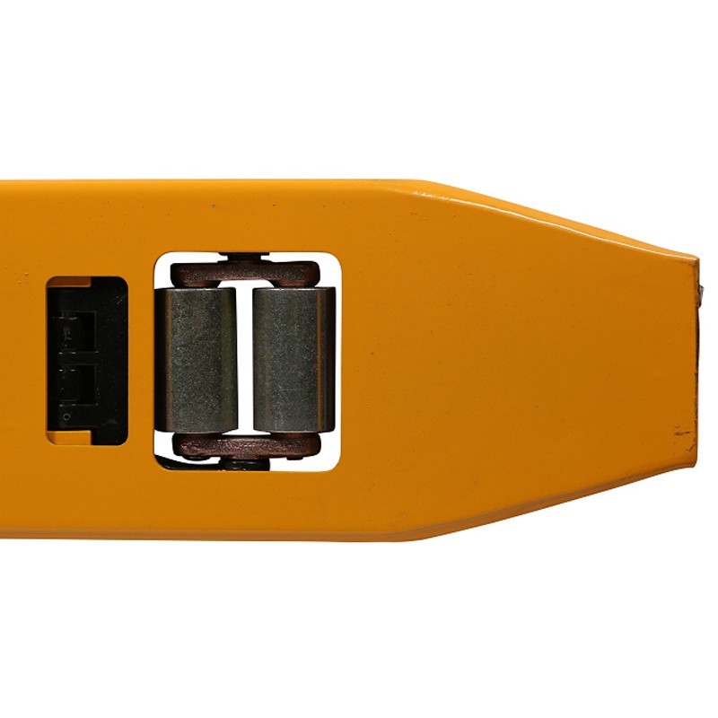 vista frontal de los rodillos dobles de la transpaleta perfil bajo 55mm