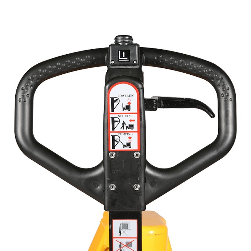 zoom sobre el timón de la transpaleta manual de gran elevación 1000kg