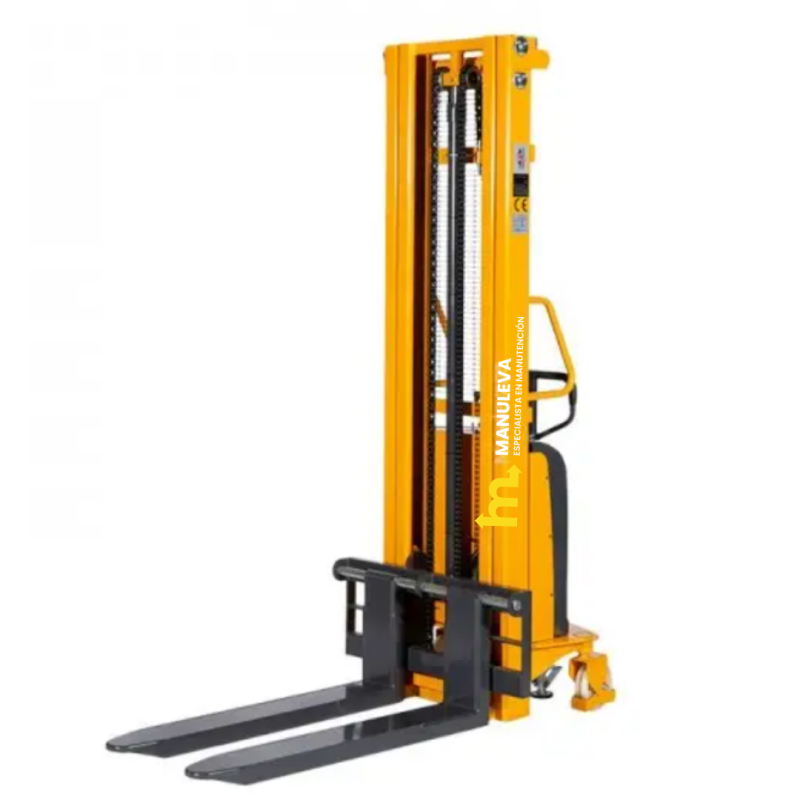 Vista desde 3/4 del apilador semi eléctrico 1500kg horquillas bajas