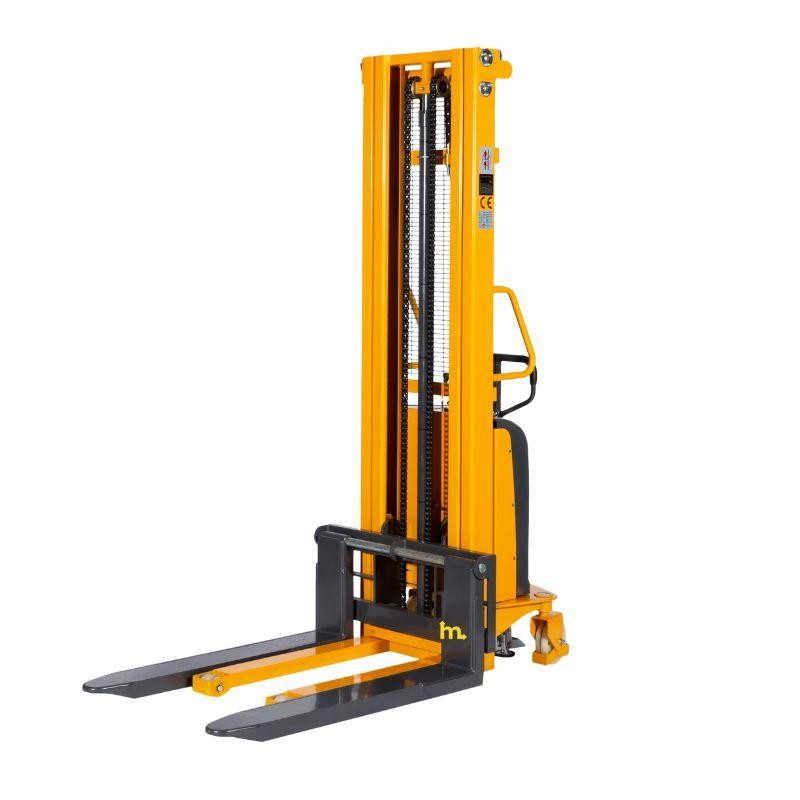 Vista trasera desde 3/4 del apilador semi eléctrico 1500kg 3500mm