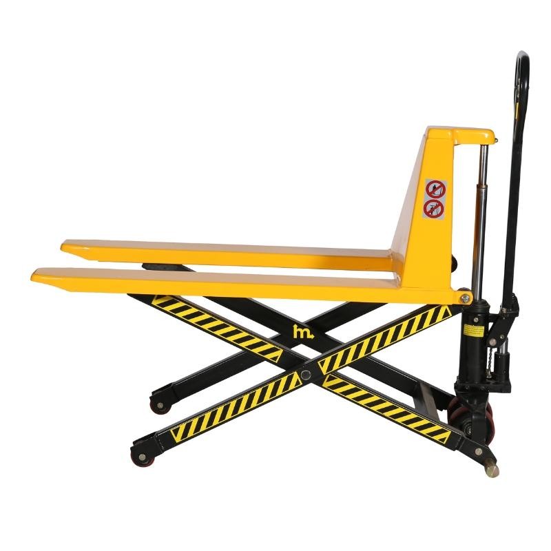 Vista de perfil de la transpaleta de gran elevación 1500kg horquillas medio-altas