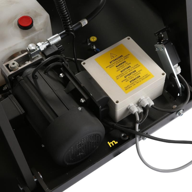 Zoom sobre el motor de la Mesa elevadora eléctrica 2000kg 380V