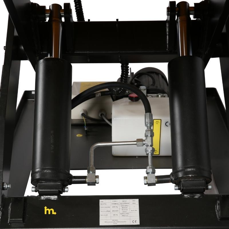 Vista frontal de las bombas hidráulicas de la Mesa elevadora eléctrica 2000kg 380V