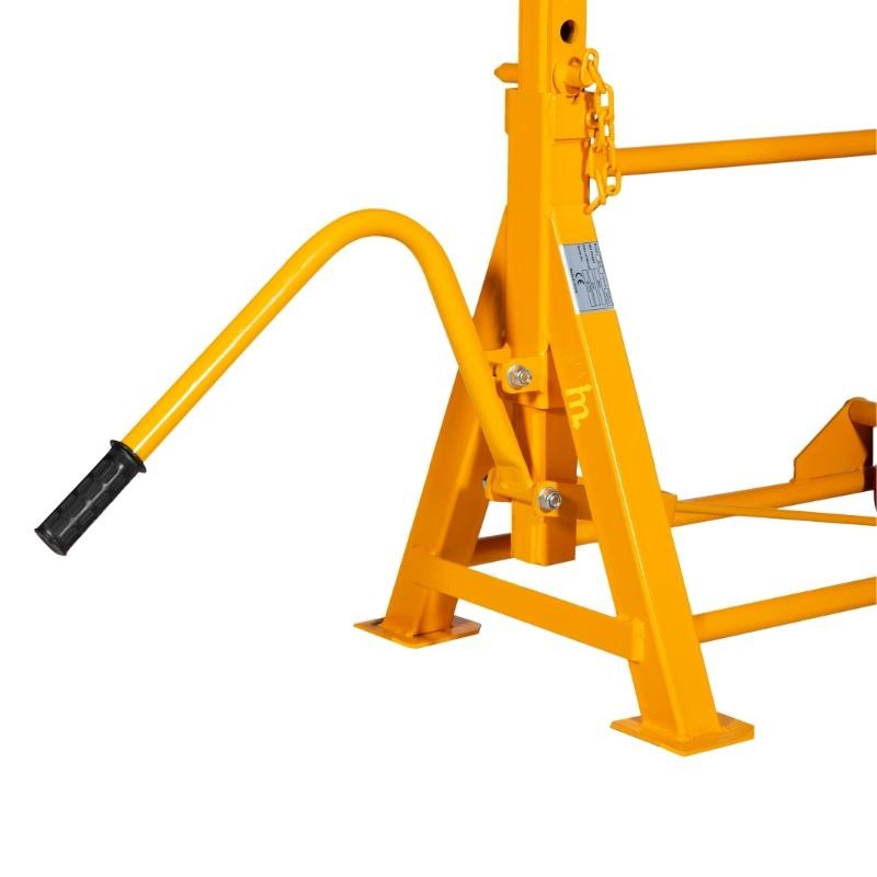 Zoom sobre la parte baja del caballete de seguridad para remolques