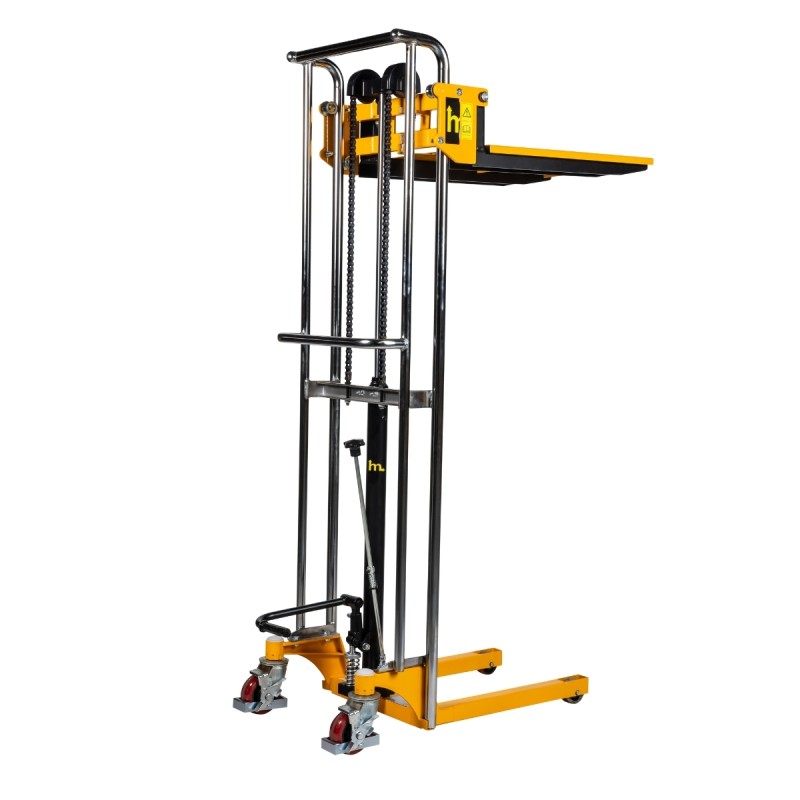 Vista delantera de 3/4 del apilador manual 400kg 1700mm con plataforma alta
