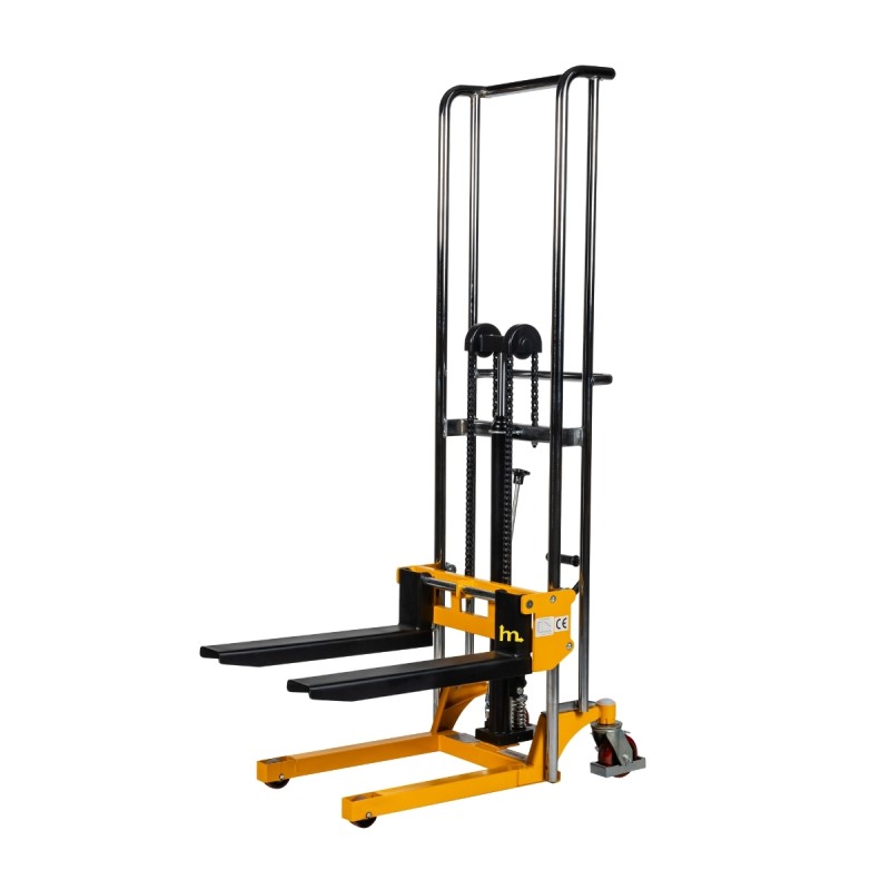Vista trasera de 3/4 del apilador manual 400kg 1700mm con horquillas bajas
