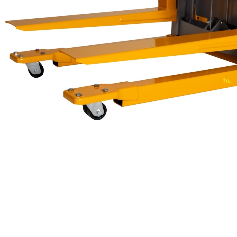 Zoom sobre las horquillas del Apilador manual con manivela 181 kg Elevación 2500 mm