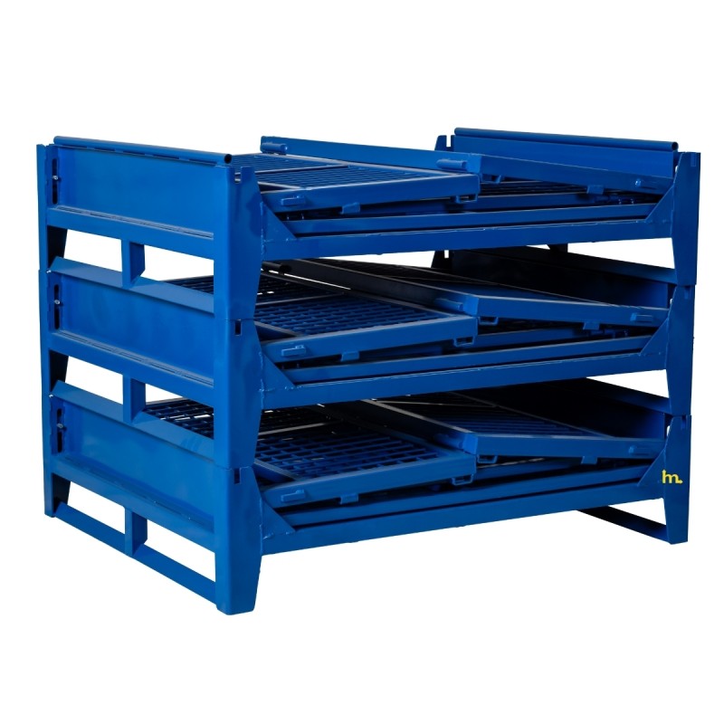 Contenedores de malla metálicas con travesaños apilados y plegados