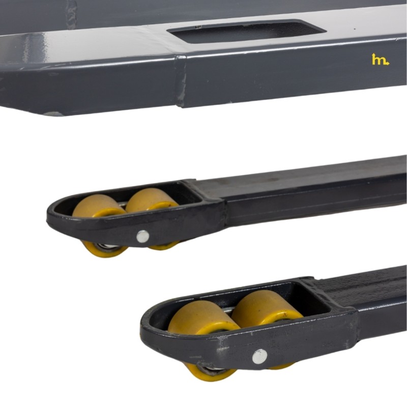 Zoom sobre los rodillos del Apilador eléctrico 1000 kg Elevación 1600 mm