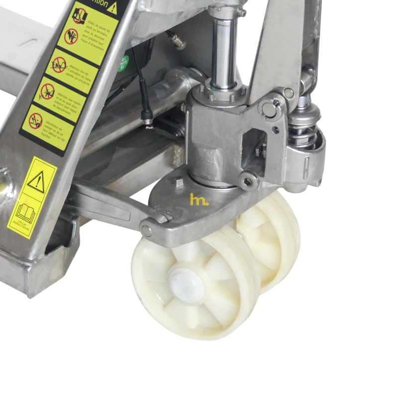 Vista de las ruedas de la transpaleta bascula INOX 316 - 2000kg - Precisión 0,1%