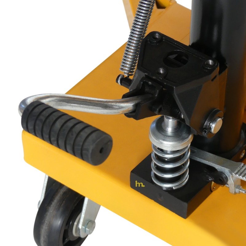 Vista del pedal del elevador de barriles hidráulico 450 kg