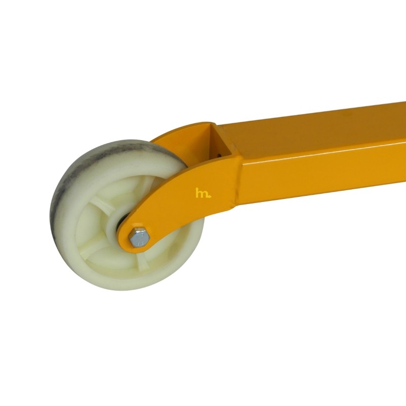 Vista de los rodillos del apilador Volteador De Bidones 450 Kg -  Uñas separación 850 mm para palets - Elevación 1600 Mm