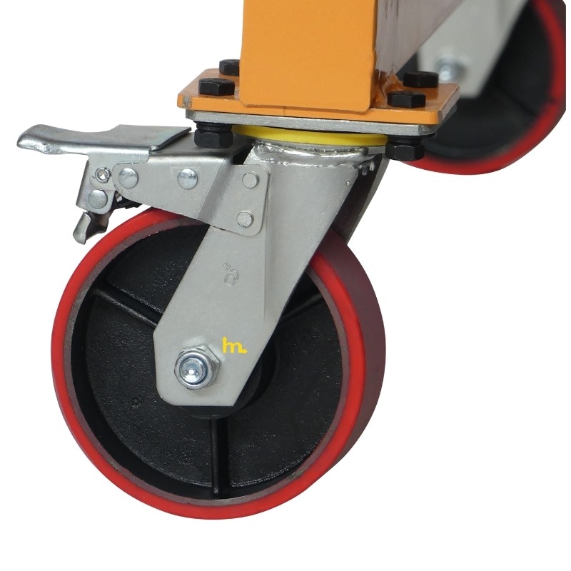 Zoom a la rueda del Pórtico grúa móvil Capacidad 1500 kg